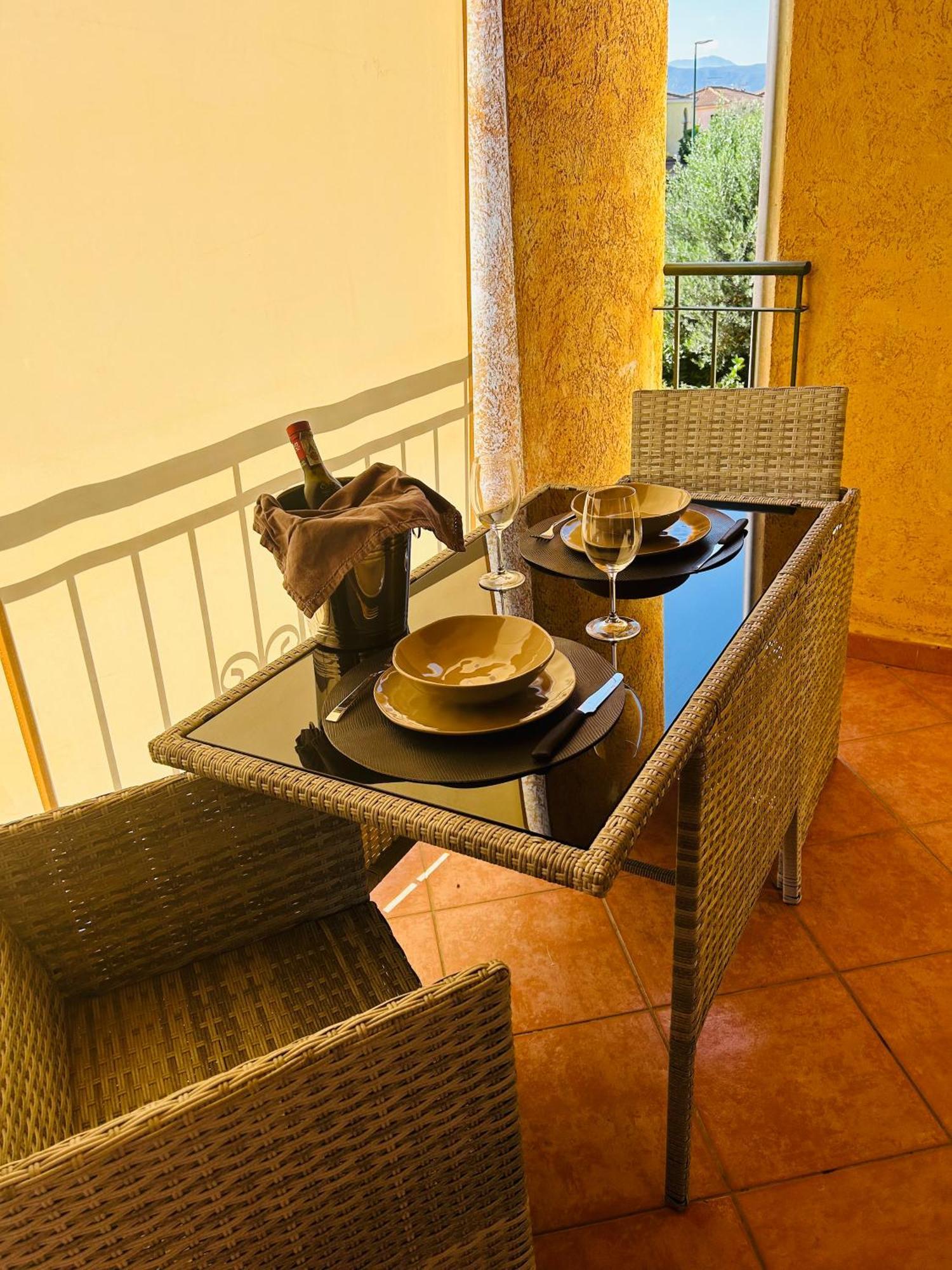 P. Home La Maddalena  Екстериор снимка